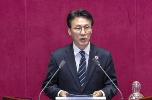 ◇김민석 국무총리가 10일 국회에서 열린 본회의에서 정부가 제출한