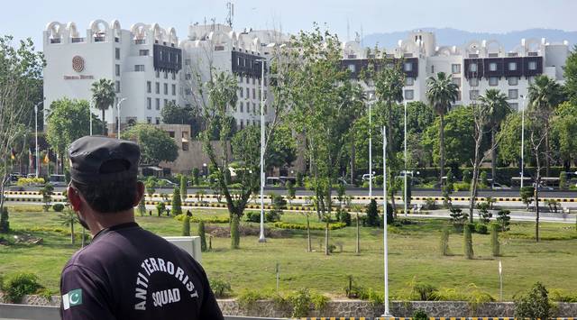 11일(현지시간) 미국과 이란의 첫 종전 협상이 열릴 파키스탄 세레나 호텔의 모습. 연합뉴스