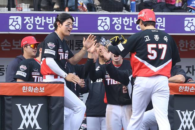 [서울=뉴시스] 프로야구 KIA 타이거즈 선수단. (사진 = KIA 타이거즈 제공) *재판매 및 DB 금지