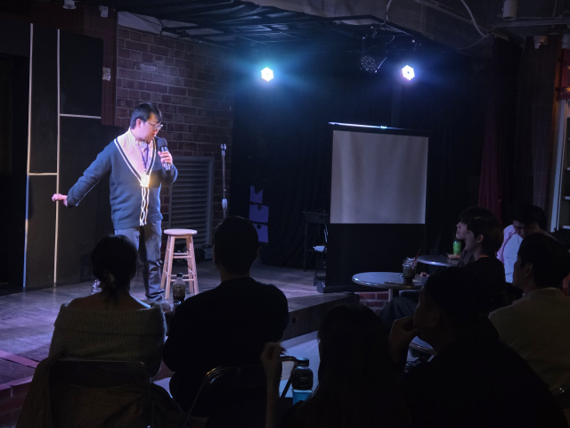 ▲3월 28일 한기명 씨가 수원 갤러리아 백화점에서 공연하고 있다.ⓒ프레시안(박상혁)