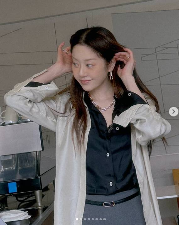 ▲ 배우 고현정의 무결점 피부가 화제다. 출처 l 고현정 SNS