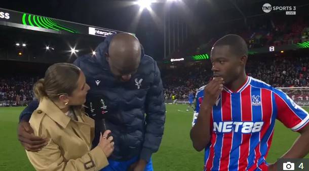 장 필립 마테타(가운데) 여성 리포터를 과도하게 끌어 안는 모습. /사진=더선 갈무리