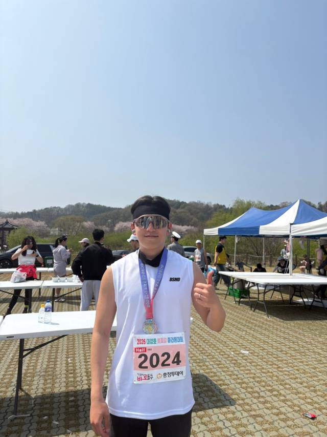 느린참가자 권병준(32).