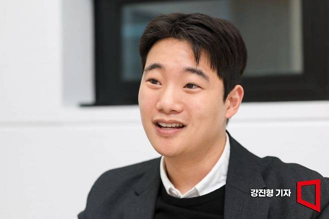 조성인 칠로엔 대표가 9일 서울 서초구 칠로엔 회의실에서 인터뷰 하고 있다. 강진형 기자