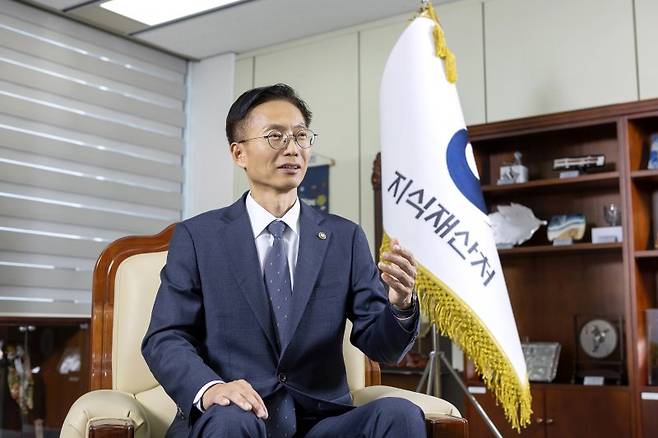 김용선 지식재산처장이 지난 10일 파이낸셜뉴스와 인터뷰를 갖고 지식재산처 출범의 의미와 앞으로 주요 정책 방향 등에 대해 설명하고 있다. 지식재산처 제공