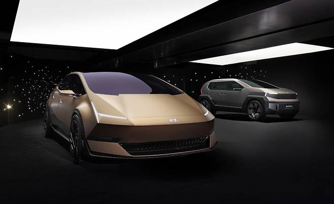 현대 모터스튜디오 베이징에 전시된 비너스 콘셉트와 어스 콘셉트/사진= 현대자동차 제공