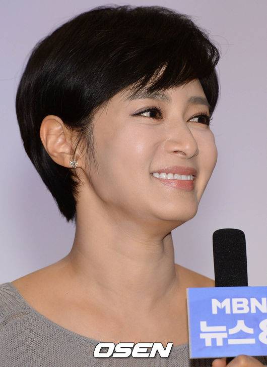 [OSEN=백승철 기자] 김주하가 16일 오전 서울 중구 MBN 사옥에서 열린 기자회견에서 질의응답 시간을 갖고 있다.김주하 앵커는 지난 1일부터 MBN으로 정식 출근, 그간 메인뉴스인 ‘뉴스8’팀과의 회의에 참여하면서 본격적인 업무에 돌입한 것으로 알려졌다.새로 개편된 ‘뉴스8’ MBN 김주하 앵커 복귀 첫 방송은 오는 20일 오후 7시 40분 방송된다. / baik@osen.co.kr