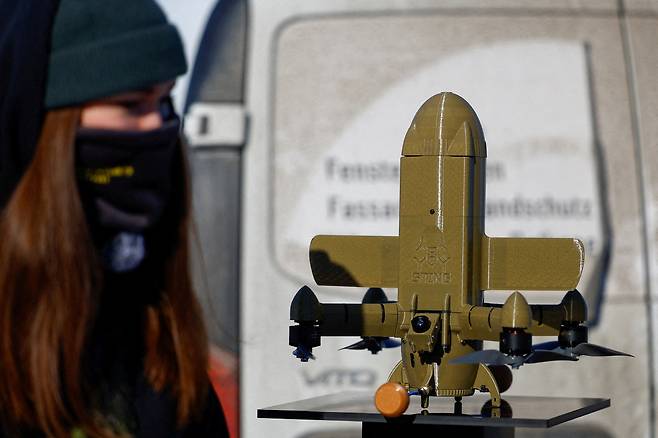 우크라이나에서 만든 스팅 요격드론이 야외에 전시되어 있다. 로이터·연합뉴스