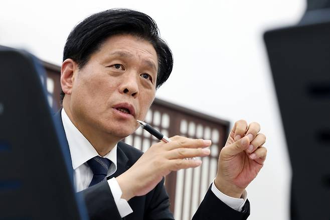 더불어민주당 조승래 사무총장, 6ㆍ3 지방선거 전략 설명 (서울=연합뉴스) 이동해 기자 = 더불어민주당 조승래 사무총장이 지난 10일 연합뉴스와 가진 인터뷰에서 6ㆍ3 지방선거 더불어민주당 전략을 설명하고 있다. 2026.4.12 eastsea@yna.co.kr