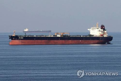 호르무즈 해협 통과하는 유조선 [로이터=연합뉴스 자료사진. 재판매 및 DB 금지]