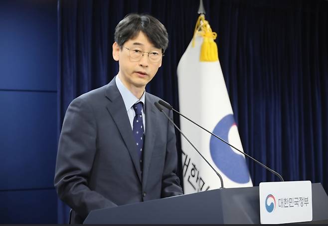 김경만 과학기술정보통신부 인공지능정책실장은 비즈워치와 인터뷰에서 "모든 기술 요소에서 평균 이상을 유지하는 밀리지 않는 3위가 되겠다"고 밝혔다./사진 제공=과학기술정보통신부