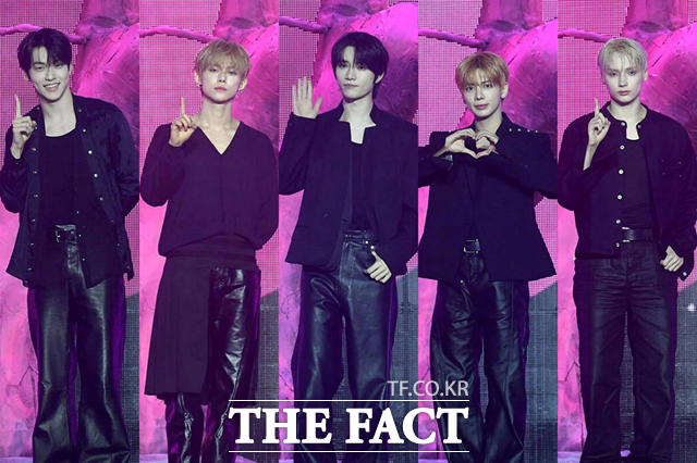 투모로우바이투게더 수빈 연준 범규 태현 휴닝카이는 '7TH YEAR: 가시덤불에 잠시 바람이 멈췄을 때'에 자신들이 직접 겪은 고민과 불안의 감정을 담았다./박상민 기자