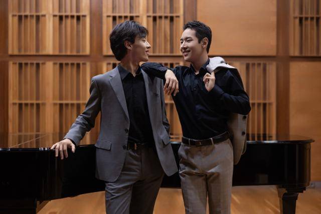 이혁(왼쪽)·이효 피아니스트 형제. ©Bartek Barczyk