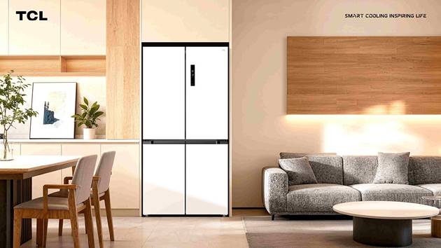 TCL이 맞춤형 수납 설계와 균일 냉각 시스템을 적용한 4도어 냉장고 'TCL P810CD'를 출시했다. [사진=TCL]