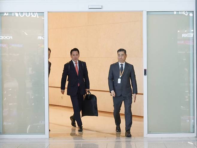장동혁 국민의힘 대표가 지난 11일 미국 워싱텅 DC 방문을 위해 출국길에 오르고 있다. (장동혁 국민의힘 대표 페이스북) 뉴스1