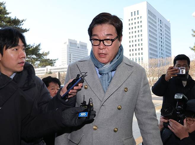 김성태 전 쌍방울 회장이 지난 1월 8일 오전 서울 서초구 서울고검 인권침해점검 태스크포스(TF)에서 조사를 받기 위해 출석하고 있다. 연합뉴스