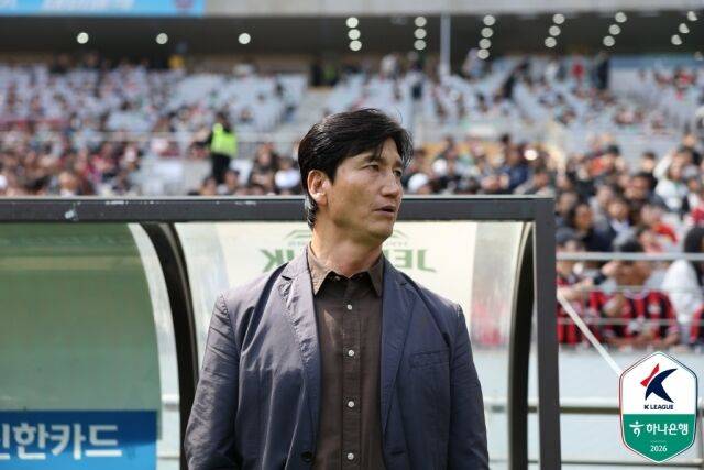 전북 현대 정정용 감독/한국프로축구연맹