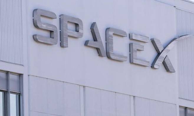 미국 캘리포니아주 오클랜드 호손에 위치한 스페이스X 간판. AFP연합뉴스