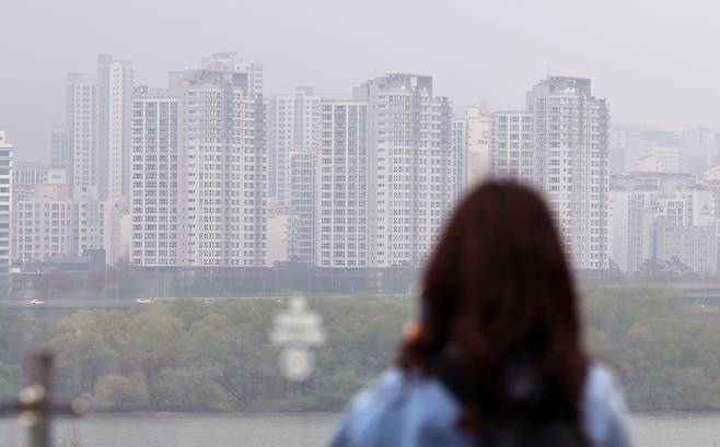 지난 10일 서울 한강 이북지역의 한 아파트 단지.&nbsp;