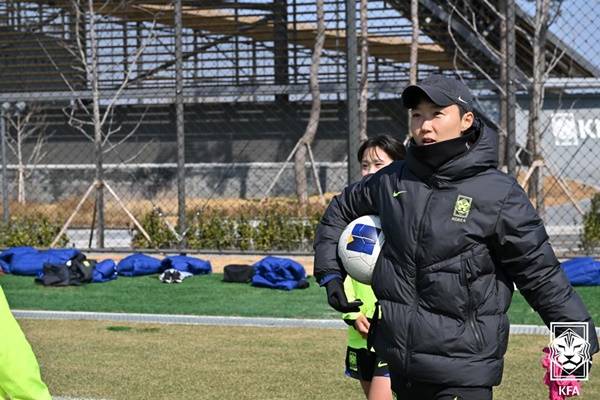 박윤정 감독 / 사진=대한축구협회 제공