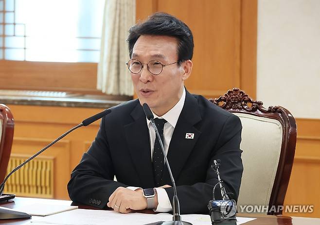 발언하는 김민석 총리 (서울=연합뉴스) 이정훈 기자 = 김민석 국무총리가 13일 서울 종로구 정부서울청사에서 도날트 투스크 폴란드 총리와 회담하고 있다. 2026.4.13 uwg806@yna.co.kr