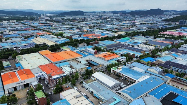 호르무즈 해협의 긴장 속에 유가와 환율이 오르며 원자재 비용이 증가, 지역 제조업의 수익성 부담이 커지고 있다. 사진은 성서산업단지 전경. 대구일보 DB