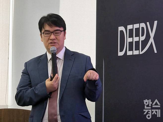 14일 열린 딥엑스(DeepX) 기자간담회에서 김녹원 대표가 발언하고 있다./김종효 기자