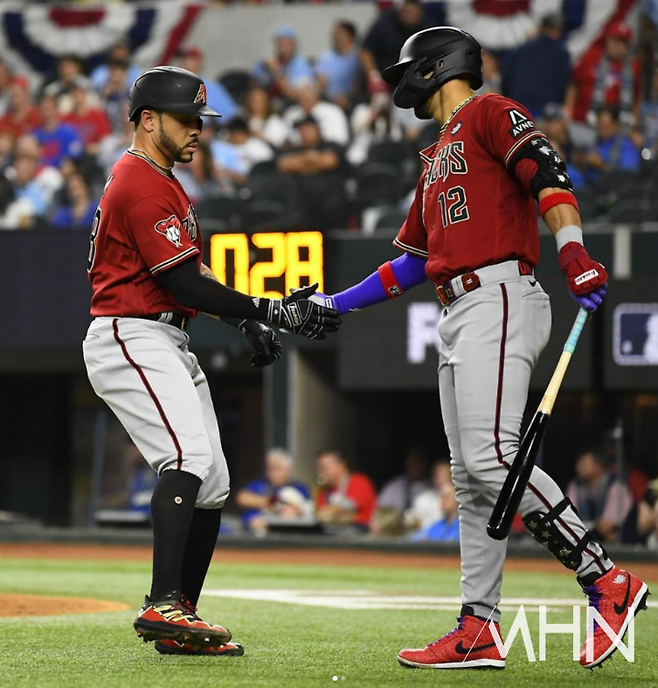 (애리조나 시절의 팸(왼쪽))