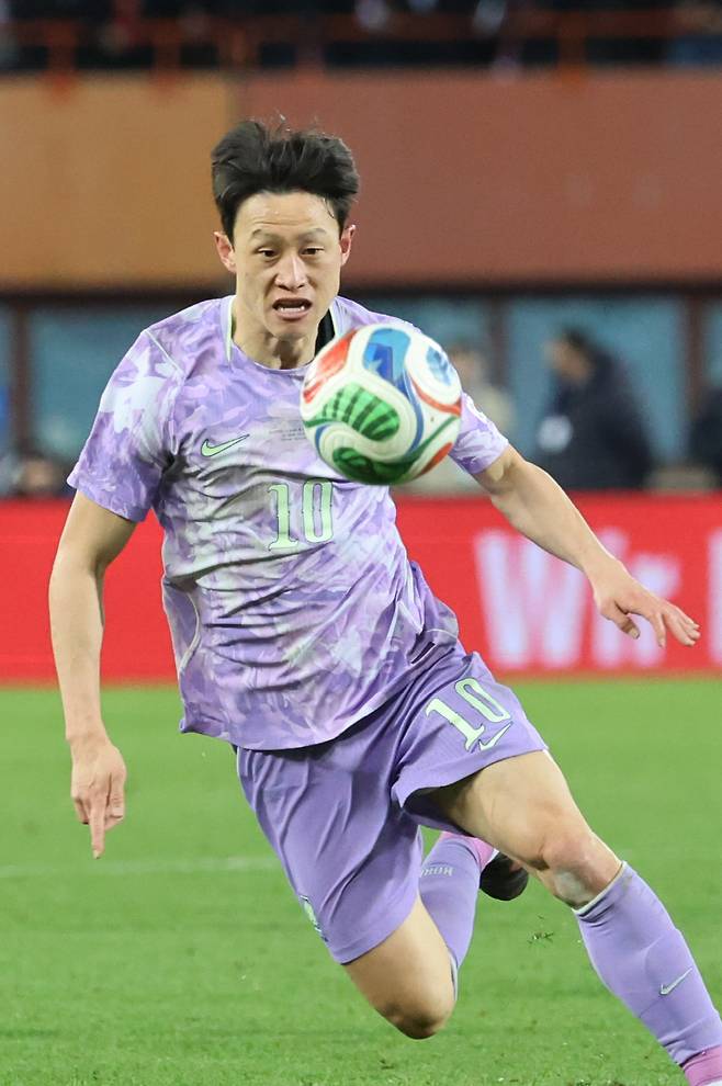 질주하는 이재성

    (빈[오스트리아]=연합뉴스) 최재구 기자 = 31일(현지시간) 오스트리아 빈 에른스트 하펠 스타디움에서 열린 한국 축구 국가대표팀과 오스트리아의 평가전에서 한국 이재성이 드리블하고 있다.  2026.4.1

    jjaeck9@yna.co.kr

(끝)





<저작권자(c) 연합뉴스, 무단 전재-재배포, AI 학습 및 활용 금지>