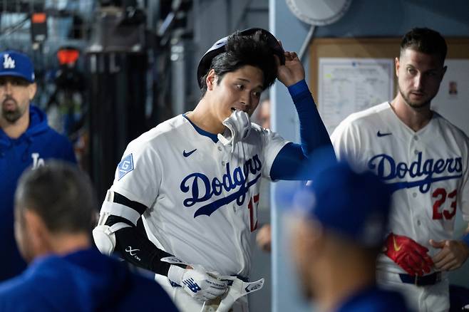 <yonhap photo-3745="">오타니 쇼헤이(32·LA 다저스)가 어렵게 연속 출루를 이어갔다. (AP Photo/Kyusung Gong)/2026-04-14 14:27:03/ <저작권자 ⓒ 1980~2026 ㈜연합뉴스. 무단 전재 재배포 금지, AI 학습 및 활용 금지></yonhap>