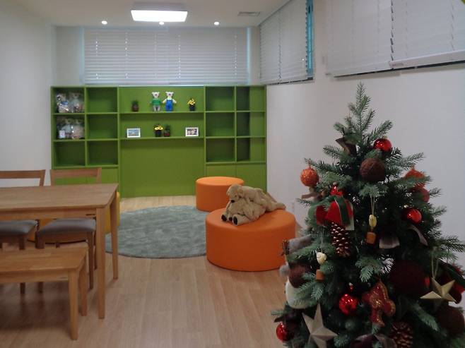 청주여자교도소에 설치된 아동친화형 가족접견실 모습. 중앙포토