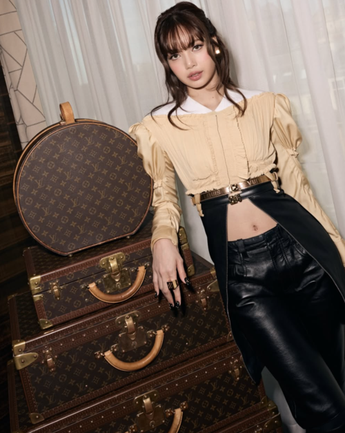 LVMH 그룹의 루이비통 브랜드 앰버서더로 활약중인 블랙핑크 리사. [리사 인스타그램 캡처]