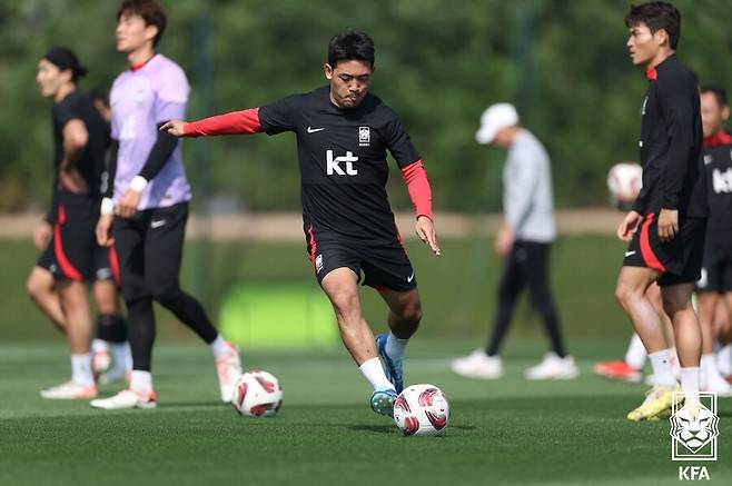 ▲ 갑작스런 귀국 이후 이기제 거취를 둘러싼 관심이 자연스레 구축됐다.&nbsp;K리그 이적시장이 열려 있던 만큼 국내 복귀 가능성이 유력시됐다.&nbsp;하나 이기제는 다시 한 번 해외 진출 문을 두들겼다. 색다른 무대를 향한 도전 의지가 반영된 선택이었다. ⓒ대한축구협회