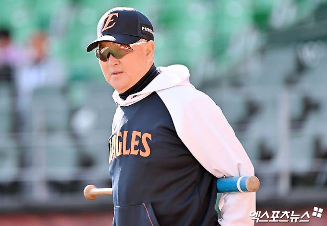 김경문 한화 이글스 감독이 지난 13일 간판타자 노시환을 1군 엔트리에서 말소하는 변화를 줬다. 사진 엑스포츠뉴스 DB