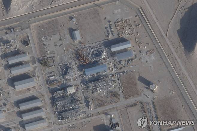 이란 이스파한 핵시설을 찍은 위성사진 [로이터 연합뉴스 자료사진. 재판매 및 DB 금지]
