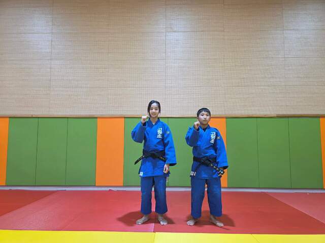 최근 끝난 경북소체에서 금메달을 획득한 윤찬송(왼쪽), 신성빈 선수가 내달 출전하는 전국소체에서 선전을 다짐하고 있다. 고령초교 제공