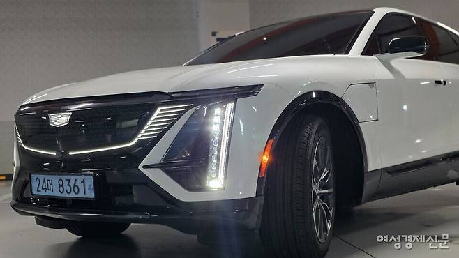 500마력의 주행 성능과 9K 디스플레이 등 최첨단 사양을 갖춘 것은 물론, 무선 배터리 관리 시스템과 고속 충전 기술을 통해 전기차 본연의 효율성과 경제성을 모두 확보했다는 평가다. /김현우 기자