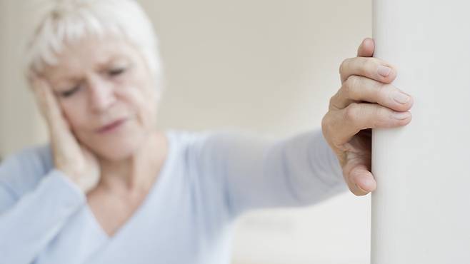 비타민D 결핍, 골다공증이 있는 경우 이석증 재발 위험이 높아질 수 있다｜출처: 클립아트코리아