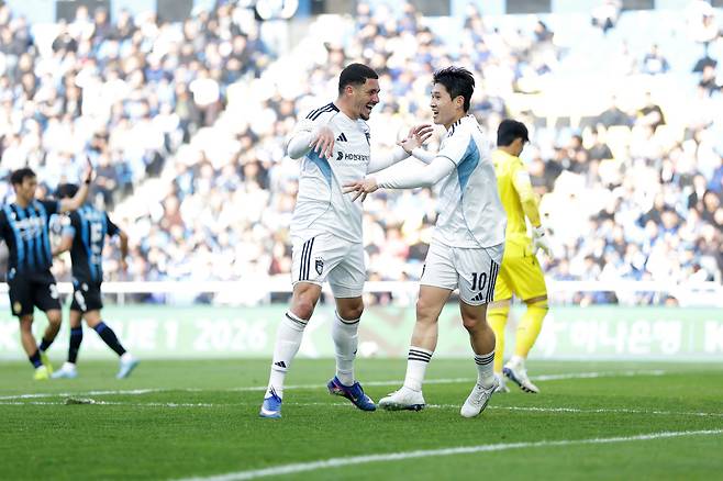 인천축구전용경기장/ K리그1/ 인천유나이티드 vs 울산HDFC/ 울산 야고 득점, 이동경 도움/ 골 세레머니/ photo by Jaehoon Jung