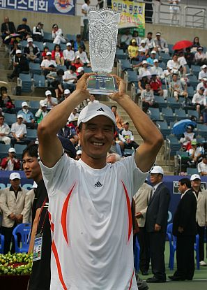 2006년 부산오픈 우승자 이형택. 테니스코리아