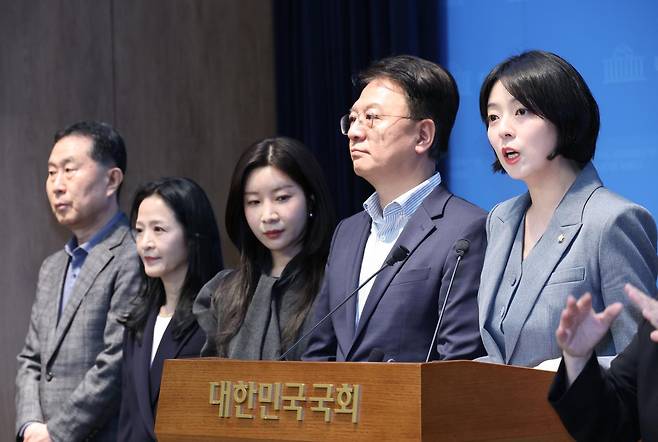 배현진 국민의힘 서울시당위원장 겸 공천관리위원장이 15일 오후 서울 여의도 국회 소통관에서 은평구를 청년 특구로 지정하고 청년 후보를 공천하는 내용을 골자로 하는 기자회견을 하고 있다. 뉴시스