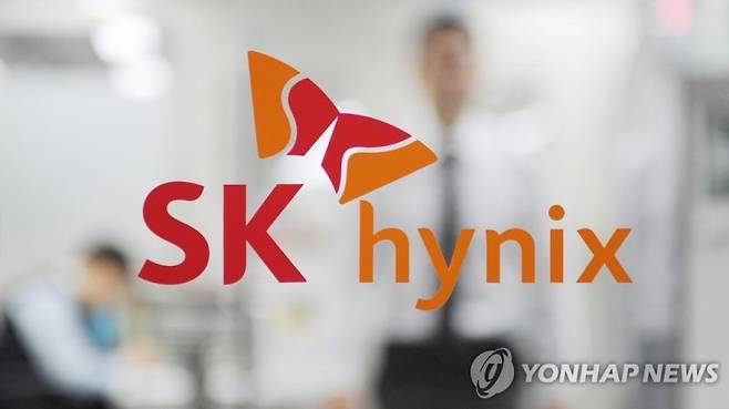 SK하이닉스가 올해 1분기 매출 49조8770억원, 영업이익 38조4600억원으로 사상 최대 실적을 기록할 전망이다. D램과 낸드 평균판매단가(ASP)가 AI 서버 수요 확산으로 큰 폭 상향되며 증권가의 목표주가 상향이 이어지고 있다. /사진=연합뉴스