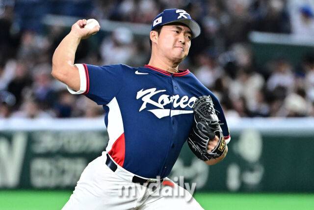7일 일본 도쿄돔에서 열린 2026 월드 베이스볼 클래식(WBC) 조별리그 한국-일본 경기. 고우석이 6회말 마운드에 올라 힘차게 투구하고 있다./마이데일리