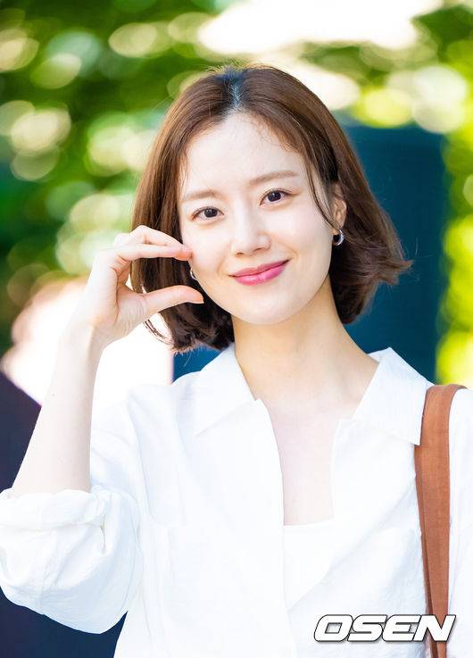 [OSEN=박준형 기자] 11일 오전 서울 목동 SBS에서 SBS 파워FM '박하선의 씨네타운’ 라디오 방송이 진행됐다.  이날 방송에는 배우 문채원이 게스트로 출연했다.배우 문채원이 포즈를 취하고 있다. 2025.09.11 / soul1014@osen.co.kr