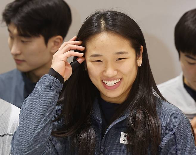 ▲ 왕즈이와 결승전을 묻자, 안세영은 “전영 오픈 때를 많이 돌아봤다. 어떤 부분이 부족했고 어려웠는지 계속 생각했다. 실수한 다음에 빨리 잊는 훈련을 했고 연습했다. 덕분에 포기하지 않고 끝까지 할 수 있었다”고 말했다. ⓒ 연합뉴스