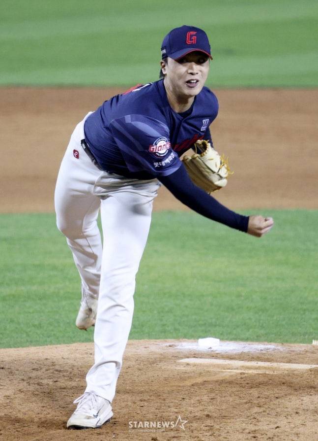 14일 역투하는 박정민의 모습. /사진=김진경 대기자