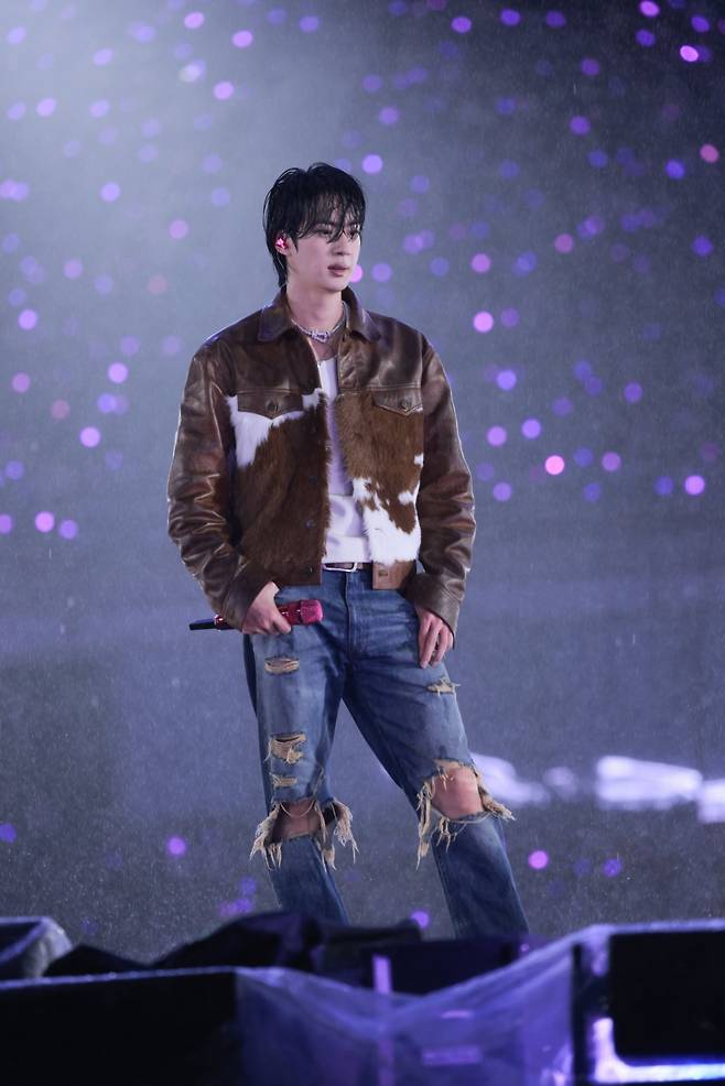 방탄소년단 진, 키윙 3회차 레이스 1위..2회 연속 정상 '압도적 존재감'