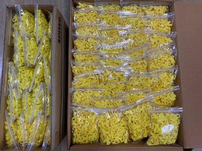 김원경·방희준 씨 부부가 만든 노란 리본 [김원경 씨 제공. 재판매 및 DB 금지]