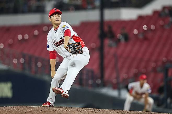 투구 중인 이태양. KIA구단 제공