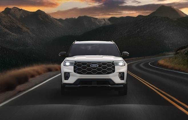 포드 익스플로러의 국내 판매 가격이 한 순간에 약 1,500만원 인상됐다. 사진은 포드 익스플로러 플래티넘. / FL오토코리아